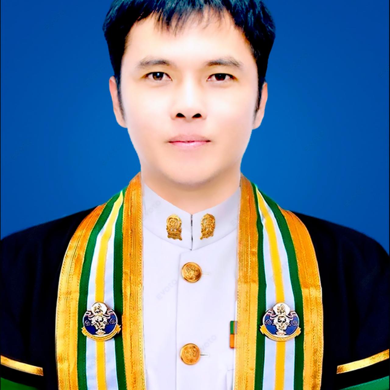 นายธรรมรัตน์ ตั้งใจ